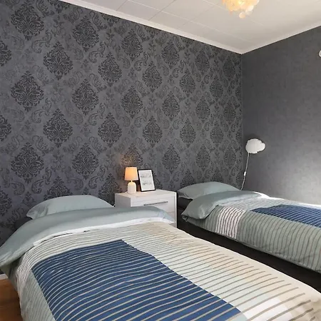 And Private House In Center Semesterbostad